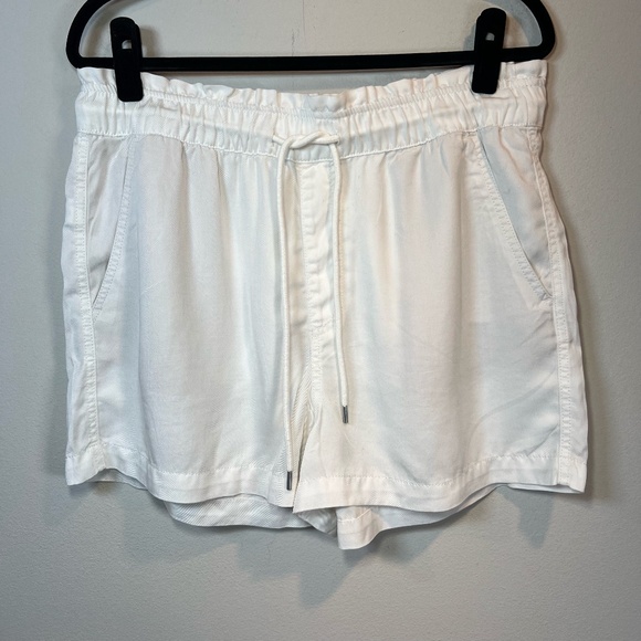 LOFT Pants - Loft Women's Emory Shorts White Pull On Shorts Lightweight Pockets Tie NEW Large